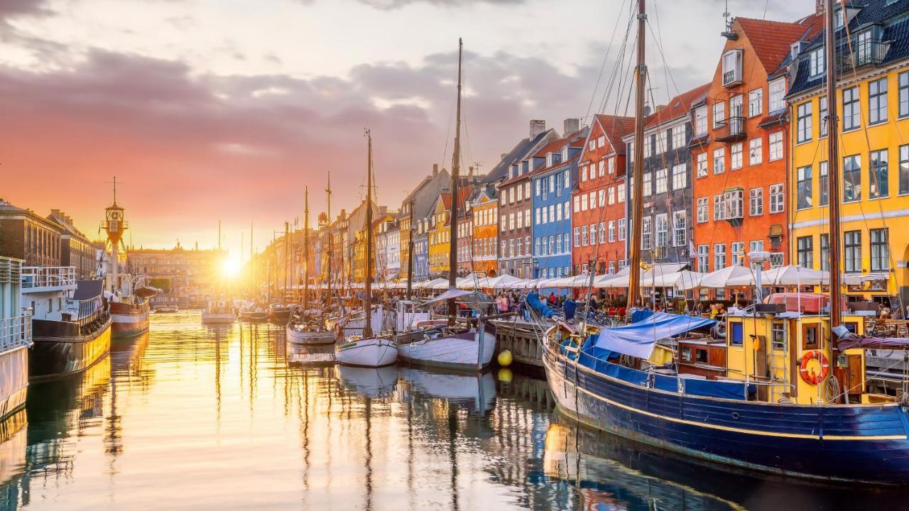Lavish 4Br Apartment In The Heart Of Cph By The Canals Kopenhagen Bagian luar foto